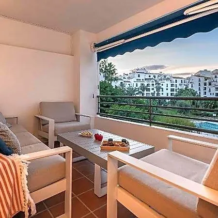 Urban Exclusivity At Puerto Banus 4*
